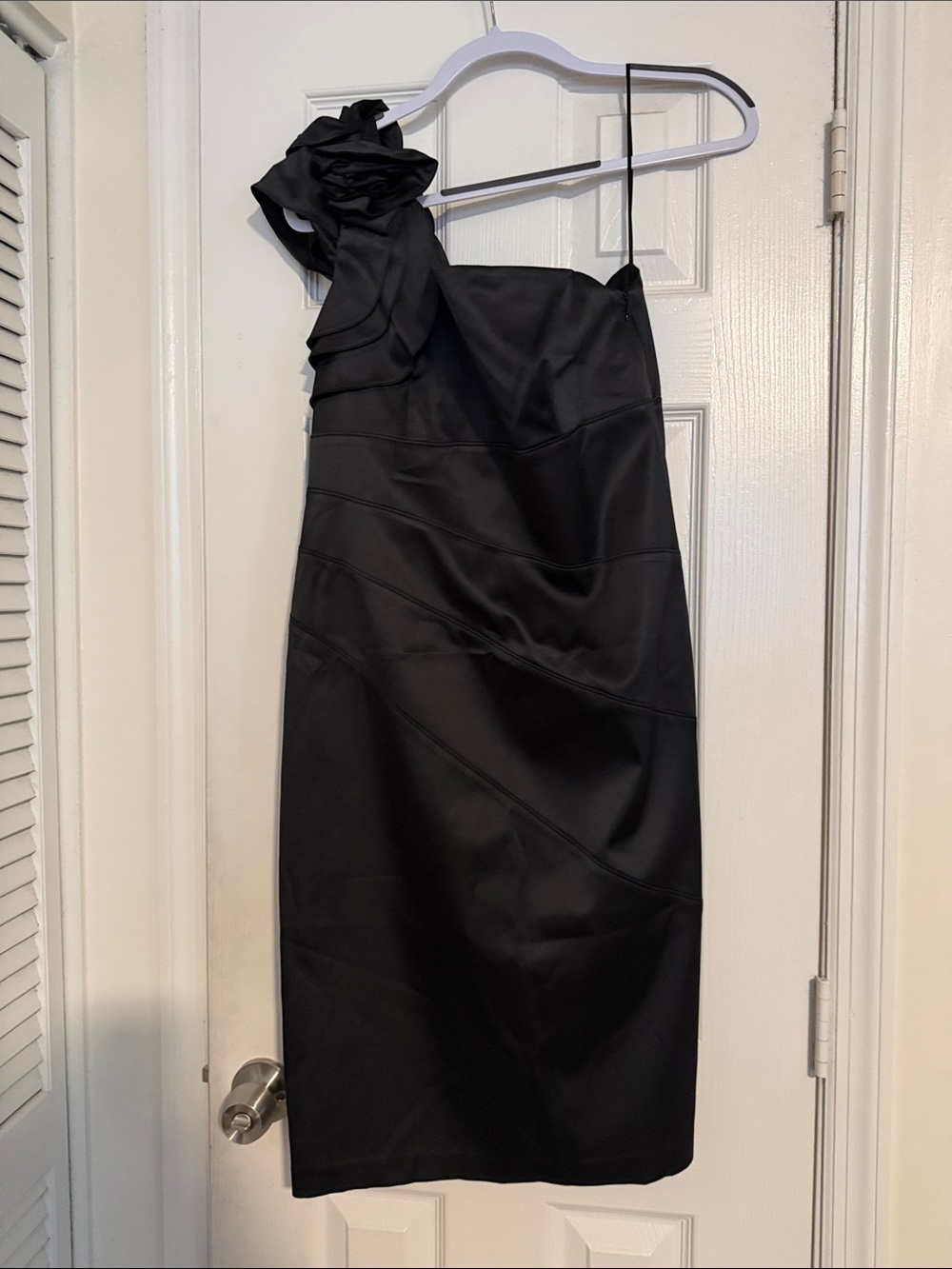 Jessica Simpson Black One-Shoulder Cocktail Dress with Rosette Accent
